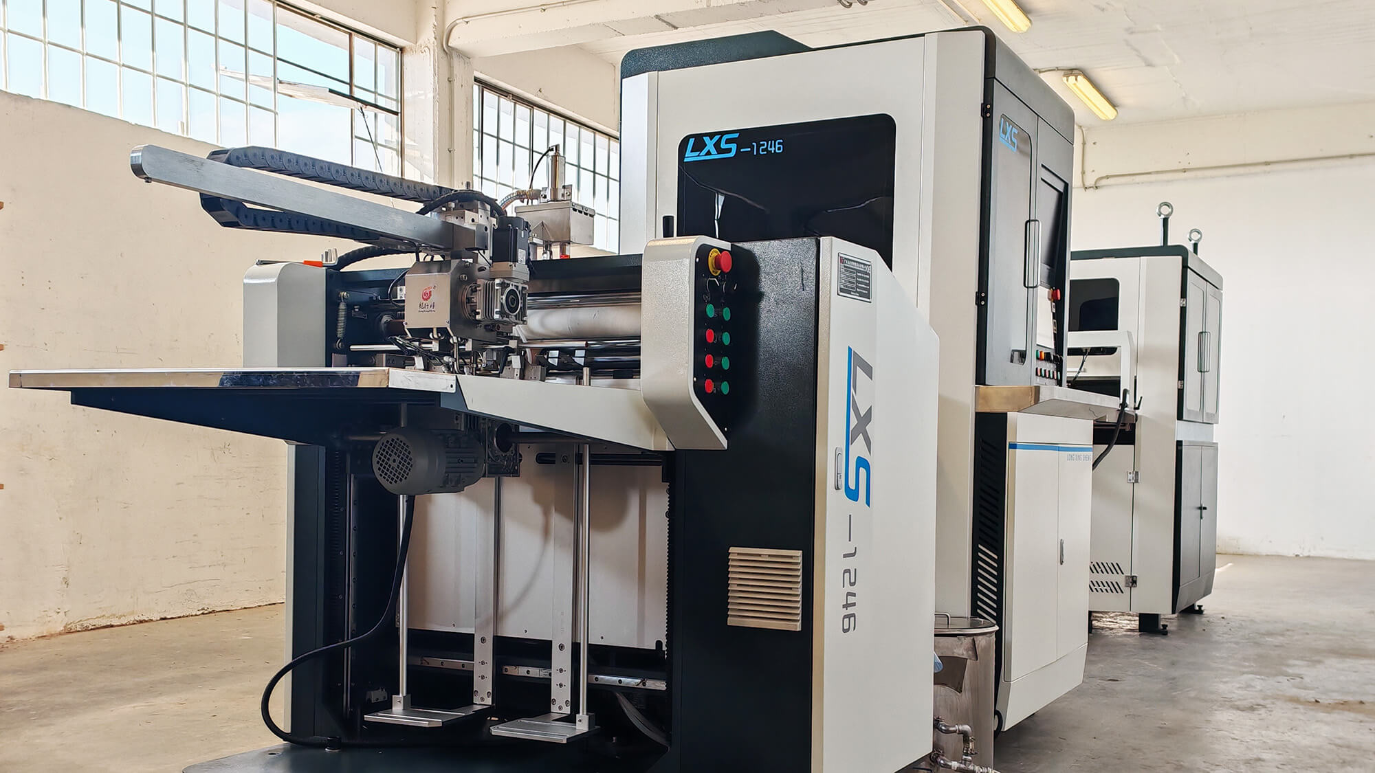 Completes installation and training of a new rigid box line model LS ...